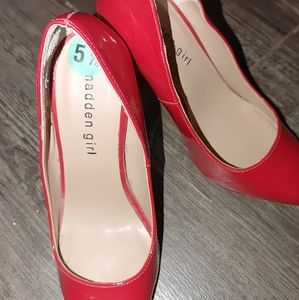 Red Pumps